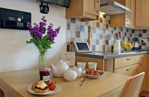 Haverfordwest Cottage | 2 bedroom accommodation in Johnston, near Broad Haven