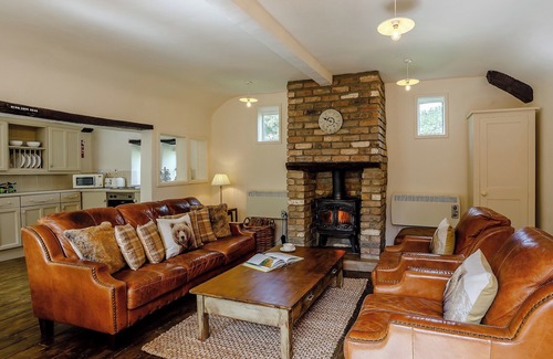 Meare Cottage | 2 bedroom accommodation in Meare, near Glastonbury