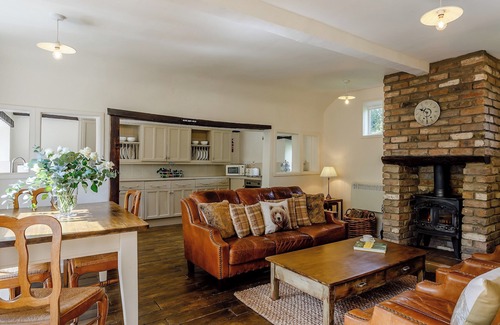 Meare Cottage | 2 bedroom accommodation in Meare, near Glastonbury