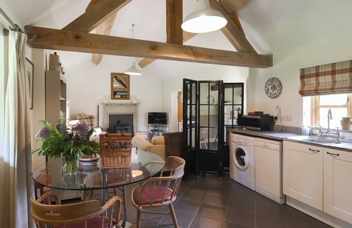 High Ercall Cottage | 2 bedroom accommodation in Waters Upton, near Telford