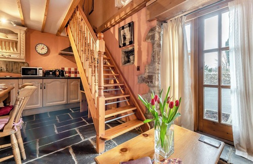 Llanybydder Cottage | 2 bedroom accommodation in Llanwenog, near Llanybydder