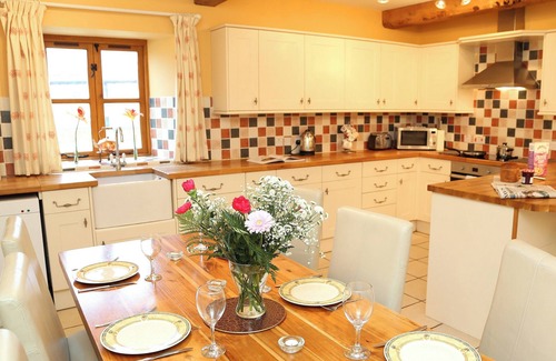 King's Stanley Cottage | 2 bedroom accommodation in Near Stroud