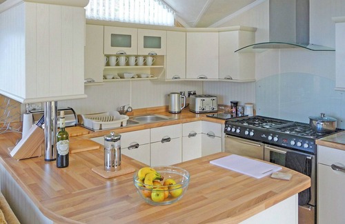 Tan-y-groes Ski Chalet | 2 bedroom accommodation in Tresaith Beach, Cardigan, Ceredigion
