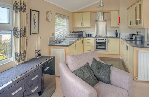 Tan-y-groes Ski Chalet | 2 bedroom accommodation in Tresaith Beach, Cardigan, Ceredigion