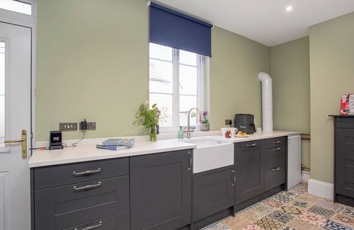 Burtle Cottage | 2 bedroom accommodation in Burtle, near Glastonbury