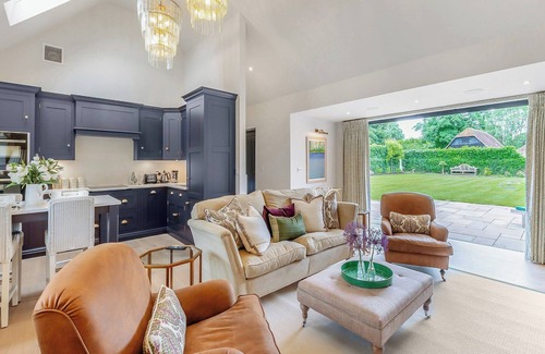 Aldingbourne Cottage | 2 bedroom accommodation in Aldingbourne, near Chichester