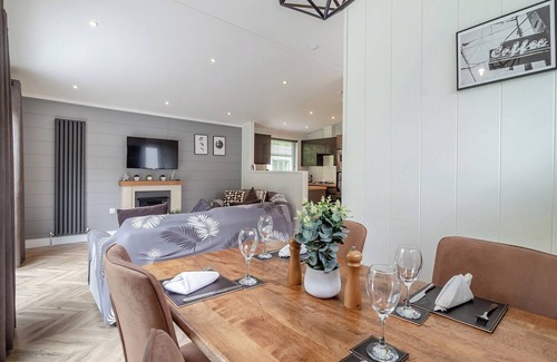Earls Colne Ski Chalet | 2 bedroom accommodation in Earls Colne, Colchester
