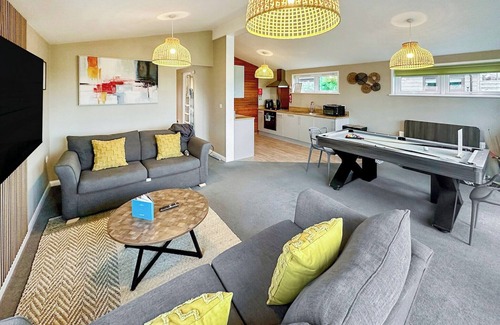 Raywell Ski Chalet | 2 bedroom accommodation in Raywell, Beverley