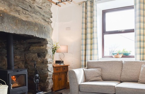 Prenteg Cottage | 2 bedroom accommodation in Prenteg, near Porthmadog