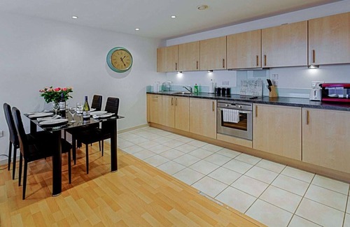 Portsmouth Cottage | 2 bedroom accommodation in Gunwharf Quays, near Portsmouth
