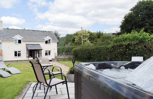 Presteigne Cottage | 2 bedroom accommodation in Knill, near Presteigne
