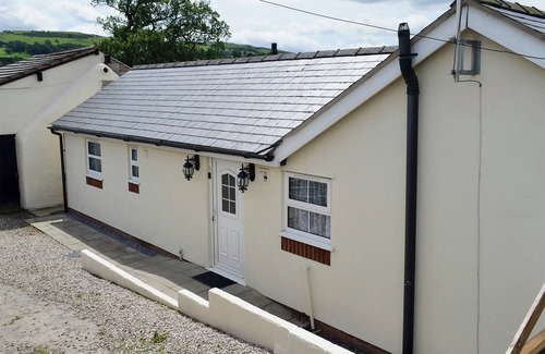 Rhyd-y-foel Cottage | 2 bedroom accommodation in Dolwen, near Betws-yn-Rhos, Abergele
