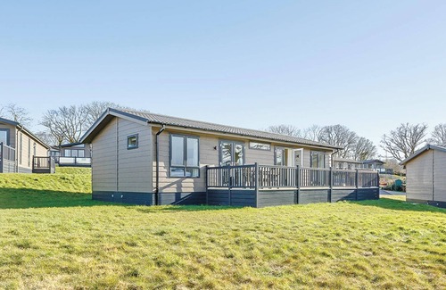 Axminster Ski Chalet | 2 bedroom accommodation in Axminster