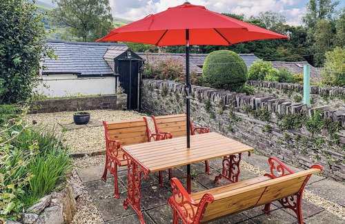 Caernarfon Cottage | 2 bedroom accommodation in Nantlle, near Beddgelert