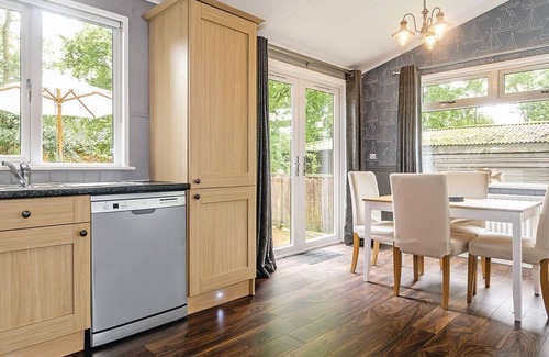 Churchill Cabin | 2 bedroom accommodation in Cotswolds