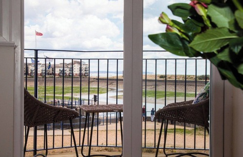 Eastbourne Cottage | 2 bedroom accommodation in Sovereign Harbour, near Eastbourne