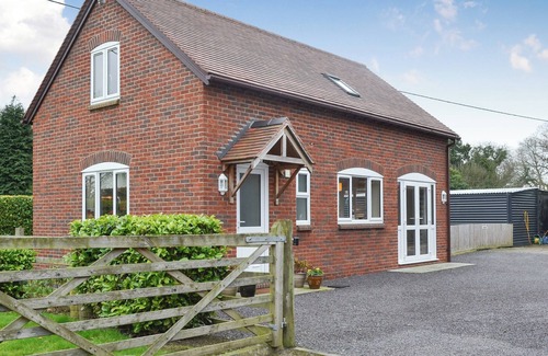 Leominster Cottage | 2 bedroom accommodation in Kingsland, near Leominster