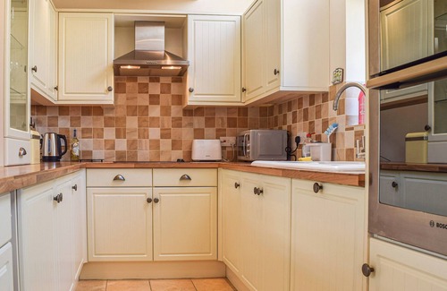 Quedgeley Cottage | 2 bedroom accommodation in Pillerton Hersey, near Shipston-on-Stour