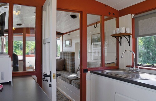 Stowmarket Cottage | 2 bedroom accommodation in Brockford, near Stowmarket