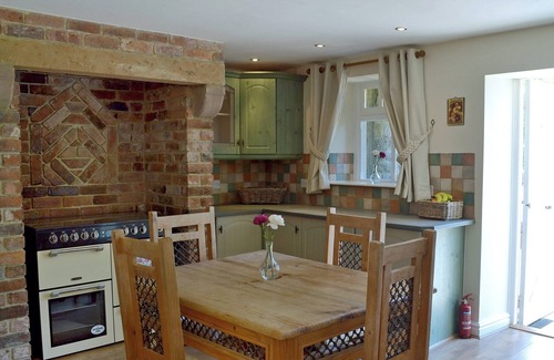 Over Haddon Cottage | 2 bedroom accommodation in Over Haddon, near Bakewell