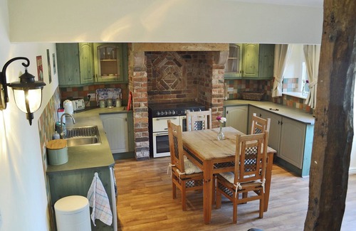 Over Haddon Cottage | 2 bedroom accommodation in Over Haddon, near Bakewell
