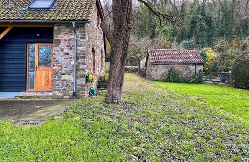 Walton-in-Gordano Cottage | 2 bedroom accommodation in Clevedon
