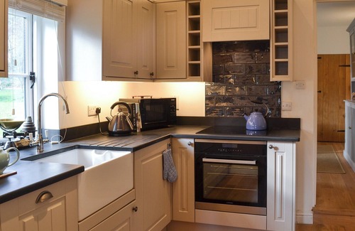 Crediton Cottage | 2 bedroom accommodation in Bow, near Crediton