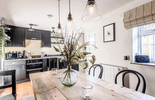Helhoughton Cottage | 2 bedroom accommodation in Helhougton, near Fakenham