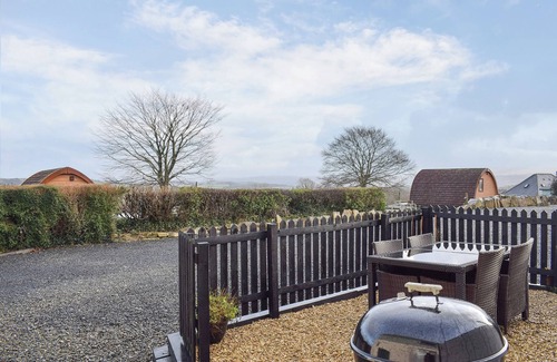 Lampeter Cottage | 2 bedroom accommodation in Llanwnnen, near Lampeter