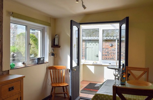 Llangadog Cottage | 2 bedroom accommodation in Llangadog, near Llandeilo