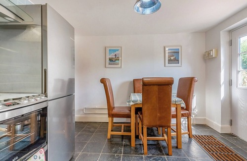 Llansadwrn Cottage | 2 bedroom accommodation in Taliaris, near Llandeilo