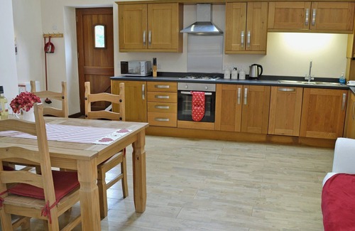 Maenporth Cottage | 2 bedroom accommodation in Swan Pool, near Falmouth