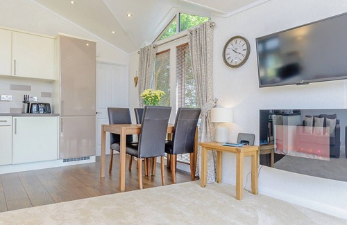 Narberth Ski Chalet | 2 bedroom accommodation in Narberth, Nr Tenby