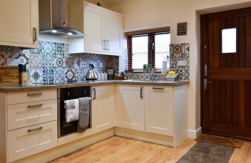 Stafford Cottage | 2 bedroom accommodation in Lower Drayton, near Penkridge