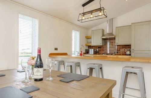 Ellesmere Ski Chalet | 2 bedroom accommodation in Tetchill