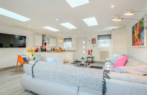 Caldercruix Cottage | 2 bedroom accommodation in Caldercruix, near Airdrie
