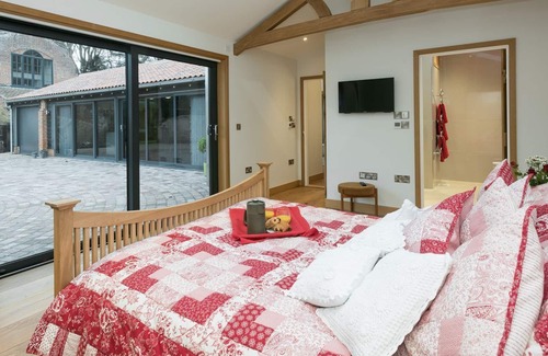 Geldeston Cottage | 2 bedroom accommodation in Geldeston, near Beccles