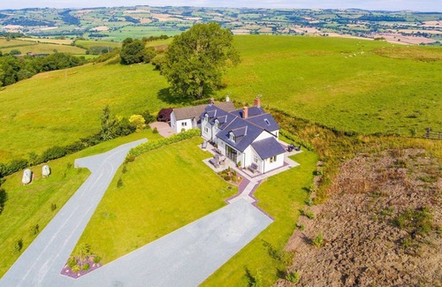 Bromlow Cottage | 2 bedroom accommodation in Bromlow