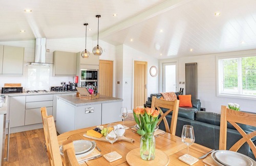 Hundall Cottage | 2 bedroom accommodation in Mercia Marina, Willington
