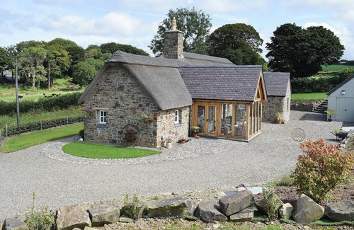 Llanfihangel-Ystrad Cottage | 2 bedroom accommodation in Dihewyd, near Aberaeron