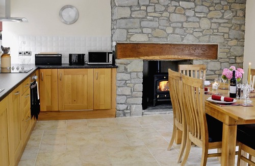 Llansadwrn Cottage | 2 bedroom accommodation in Llansadwrn, near Llandeilo