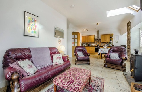 Murthill Cottage | 2 bedroom accommodation in Tealing, near Dundee