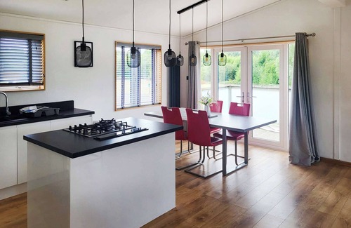Newbury Ski Chalet | 2 bedroom accommodation in Newbury