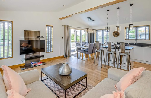 Newbury Ski Chalet | 2 bedroom accommodation in Newbury