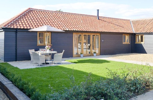 Irstead Cottage | 2 bedroom accommodation in Beighton, near Acle