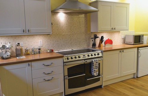 Maesbury Marsh Cottage | 2 bedroom accommodation in Maesbury Marsh, near Oswestry