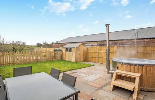 Rugeley Cottage | 2 bedroom accommodation in Abbots Bromley, near Rugeley