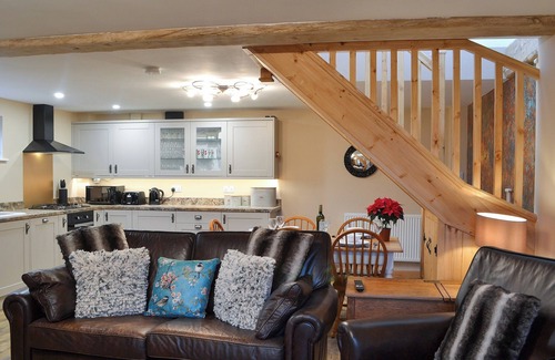 Arnold Cottage | 2 bedroom accommodation in Baswick, near Driffield