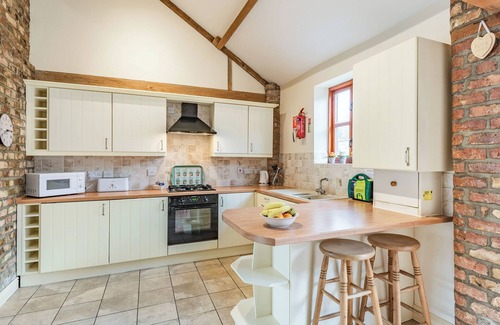 Arnold Cottage | 2 bedroom accommodation in Routh, Beverley