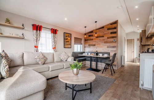 Arnold Ski Chalet | 2 bedroom accommodation in Skirlaugh, Nr Hull